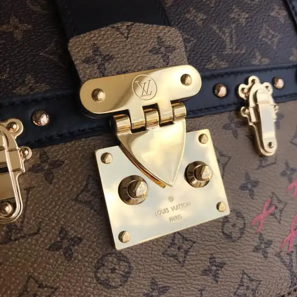 Firstbag Ru Louis Vuitton TRUNK CHANELUTCH