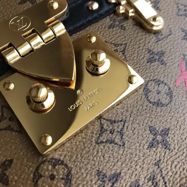 Firstbag Ru Louis Vuitton TRUNK CHANELUTCH