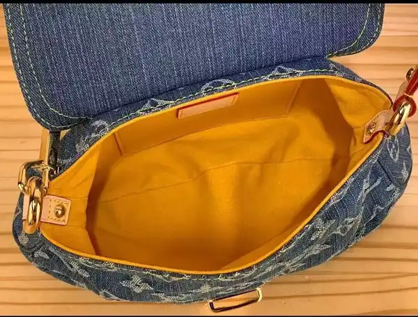 Affordable LOUIS VUITTON PLEATY HANDBAG