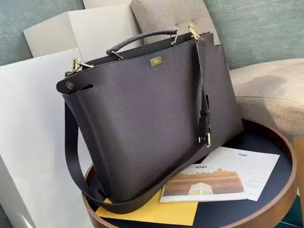 Yupoo bagsoffer FENDI PEEKABOO TOTE