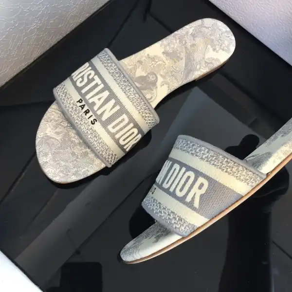 DIRO DWAY SLIDES