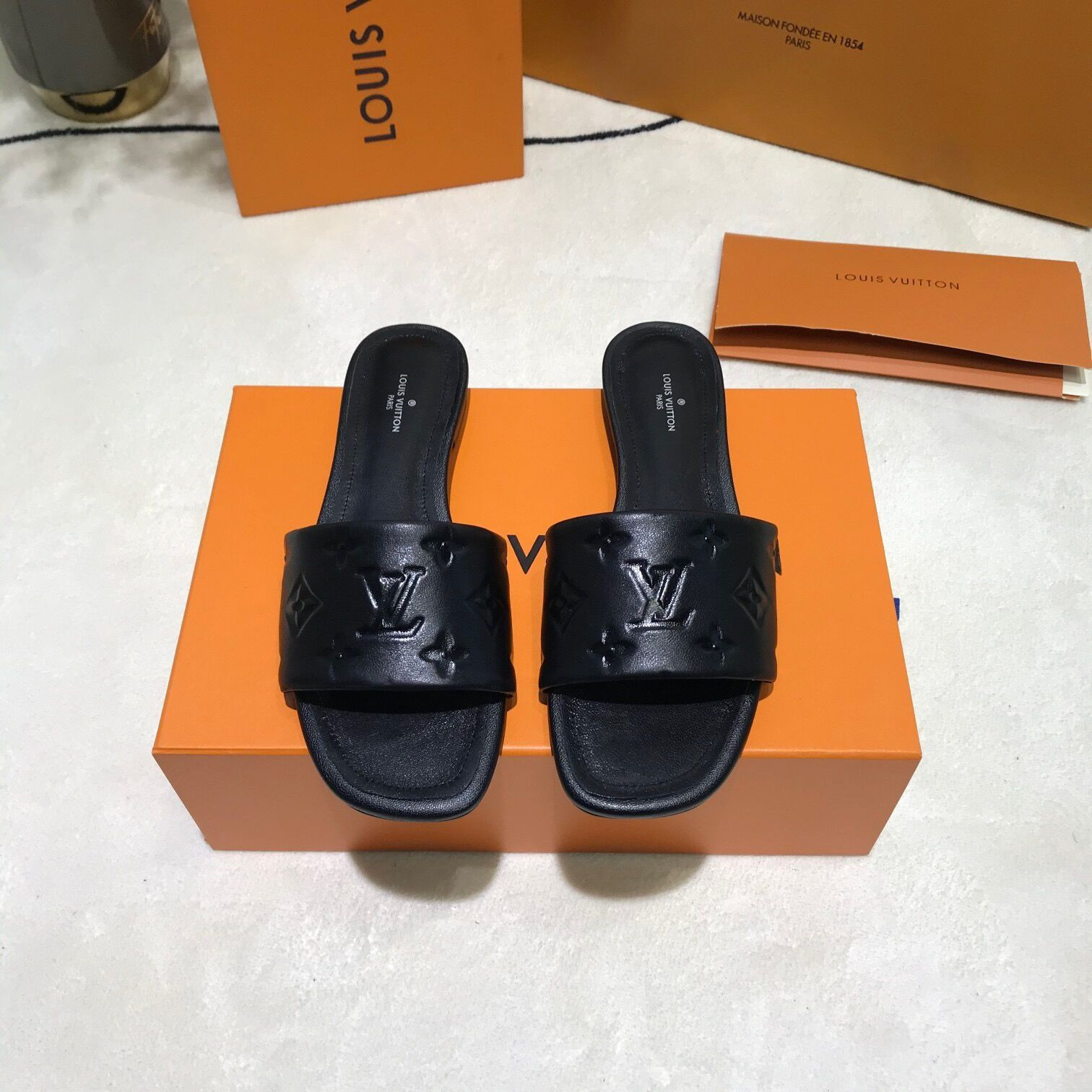 HOT SALE LOUIS VUITTON SLIPPERS