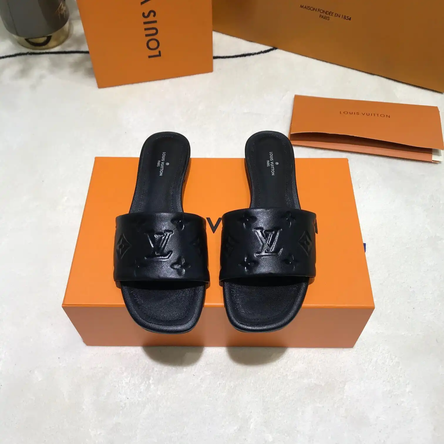 LOUIS VUITTON SLIPPERS