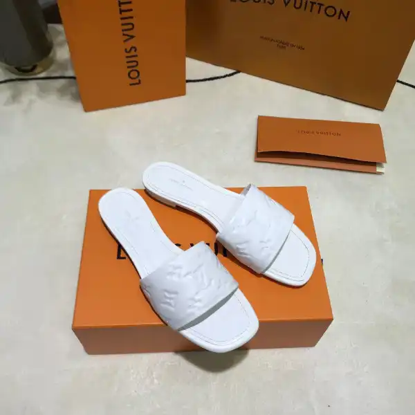 Yupoo bagsoffer LOUIS VUITTON SLIPPERS