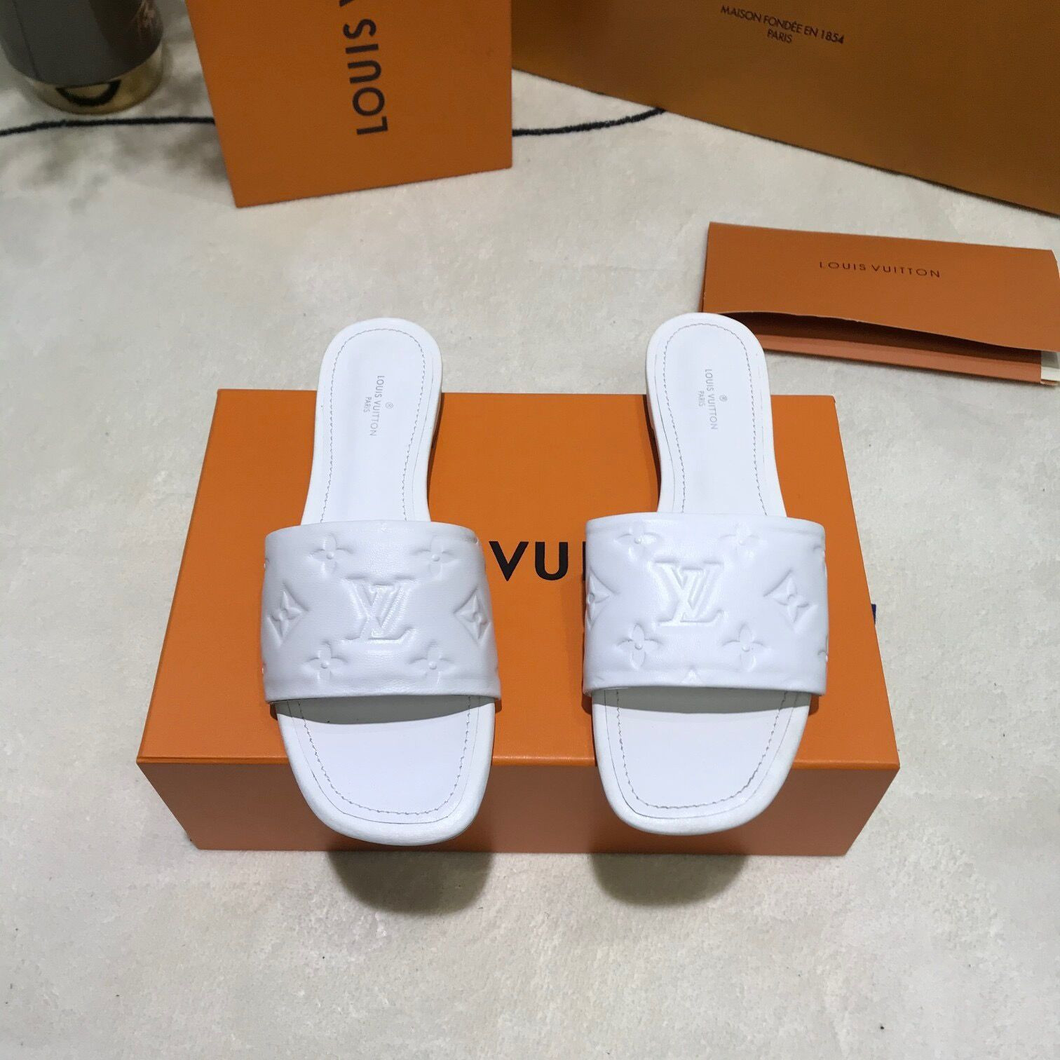 HOT SALE LOUIS VUITTON SLIPPERS