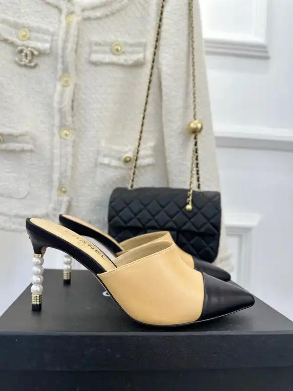 CHANEL  PUMPS