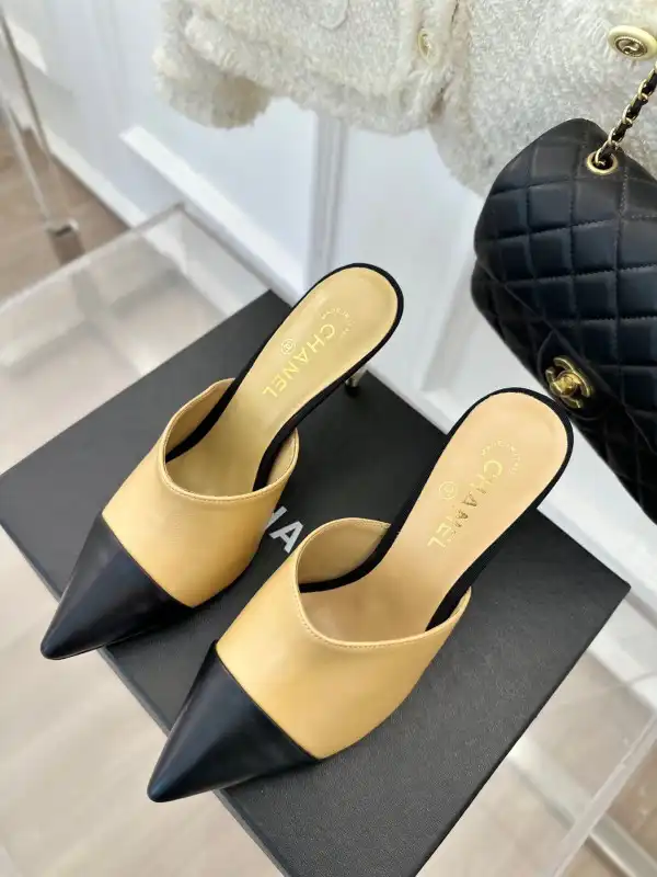 CHANEL  PUMPS