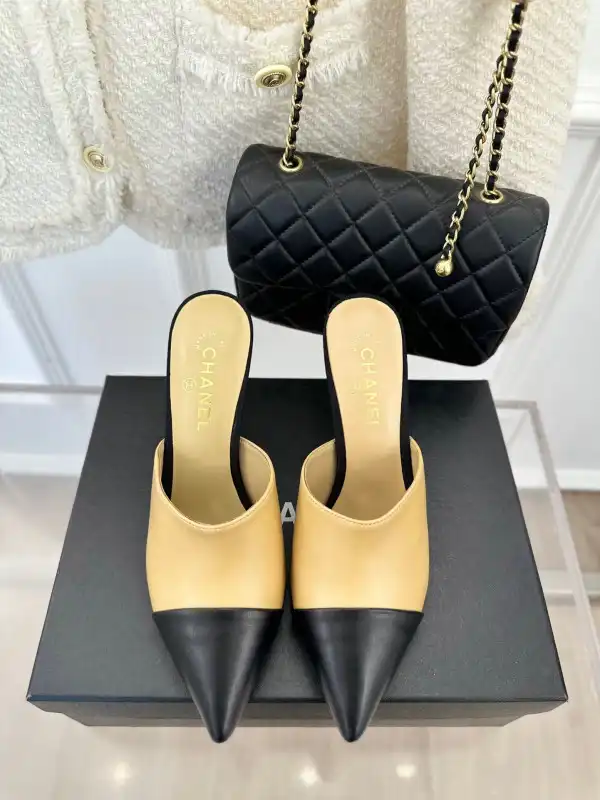 CHANEL  PUMPS