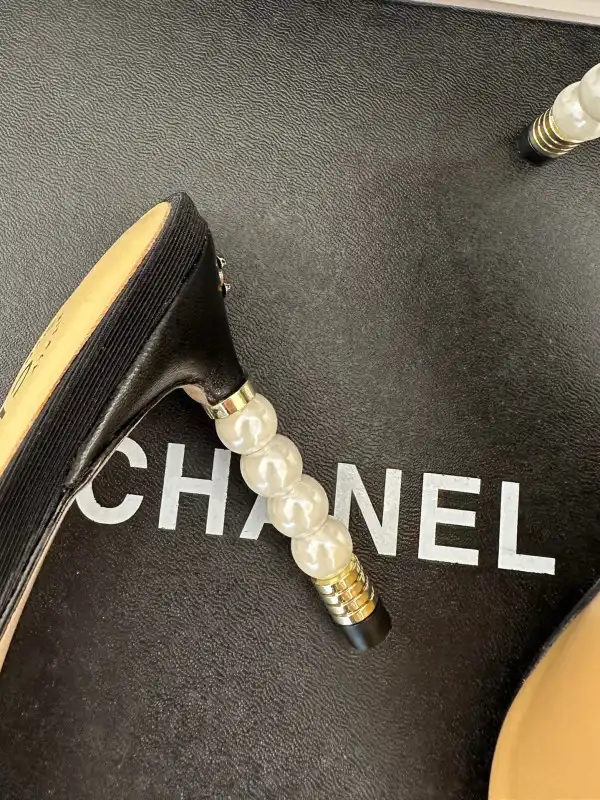 CHANEL  PUMPS