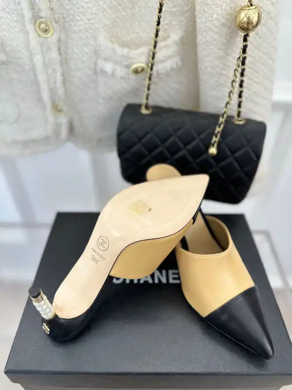 CHANEL  PUMPS