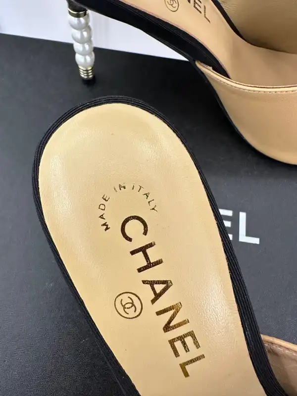 CHANEL  PUMPS