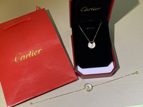 HOT SALE CARTIER  Amulet Necklace