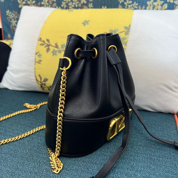 HOT SALE VALENTINO MINI BUCKET BAG IN NAPPA WITH VLOGO SIGNATURE CHAIN