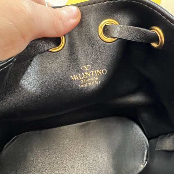 HOT SALE VALENTINO MINI BUCKET BAG IN NAPPA WITH VLOGO SIGNATURE CHAIN