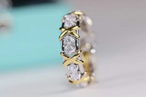 Bagsoffer Tiffany Sixteen Stone Ring