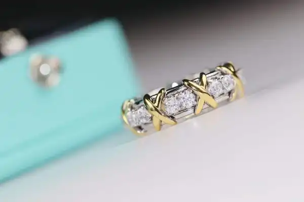 Bagsoffer Tiffany Sixteen Stone Ring