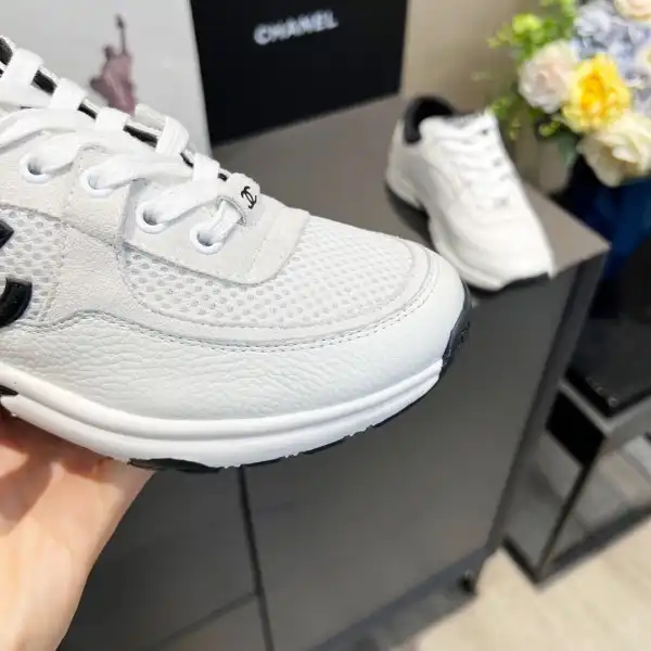 CHANEL SNEAKER