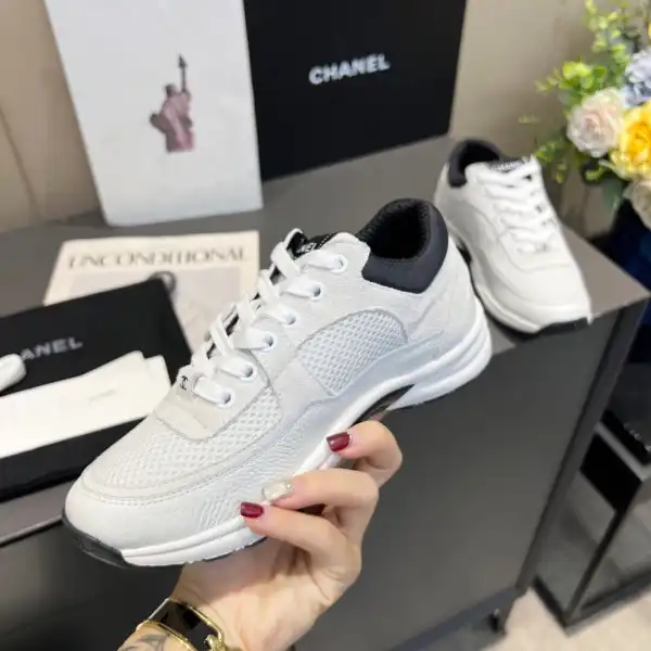 CHANEL SNEAKER