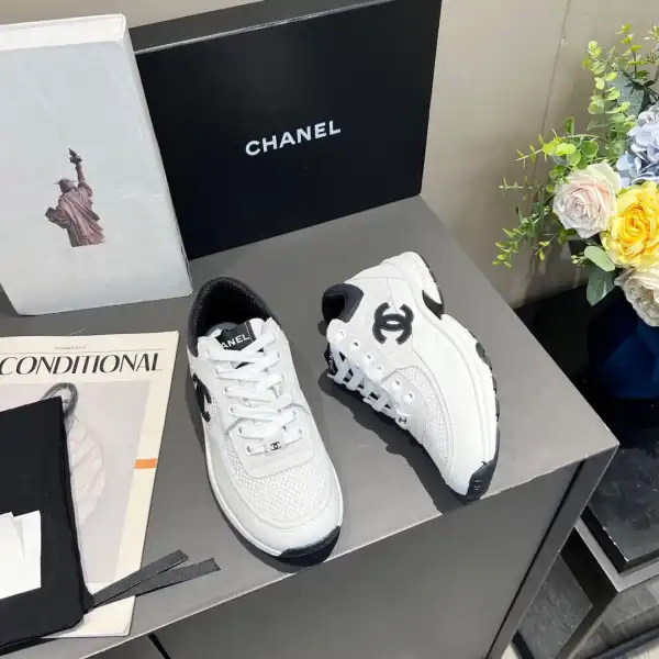 CHANEL SNEAKER