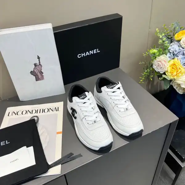 CHANEL SNEAKER