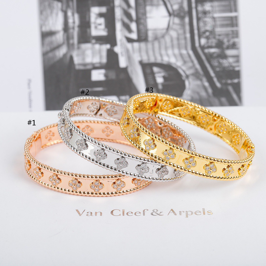 HOT SALE Van Cleef & Arpels  Perlée BRACELET