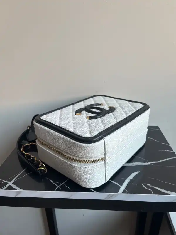 CHANEL VANITY CASE