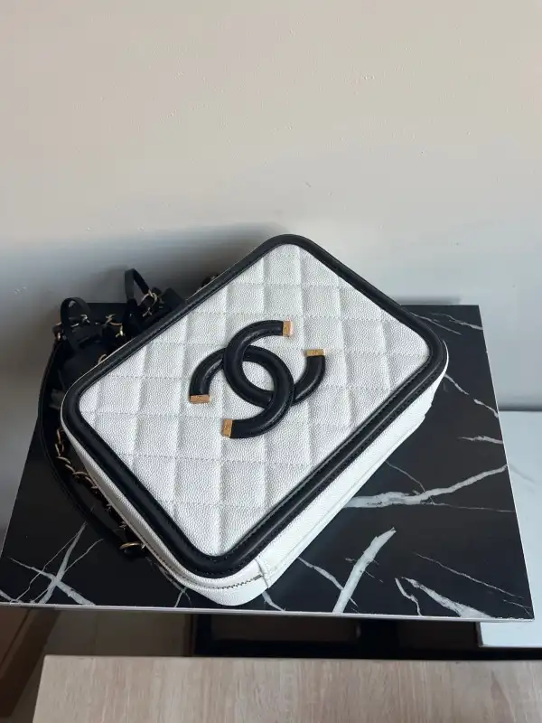 CHANEL VANITY CASE