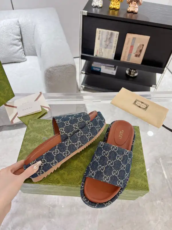 Bagsoffer GUCCI  PLATFORM SLIDE