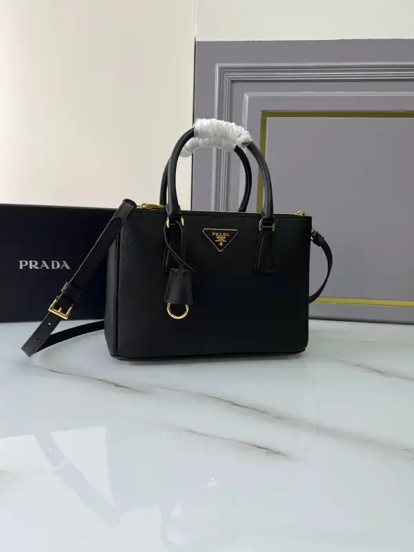 First bag ru Prada Galleria Saffiano bag Medium