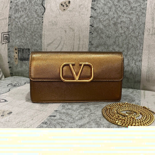 HOT SALE VALENTINO GARAVANI VSLING GRAINY CALFSKIN WALLET WITH CHAIN STRAP