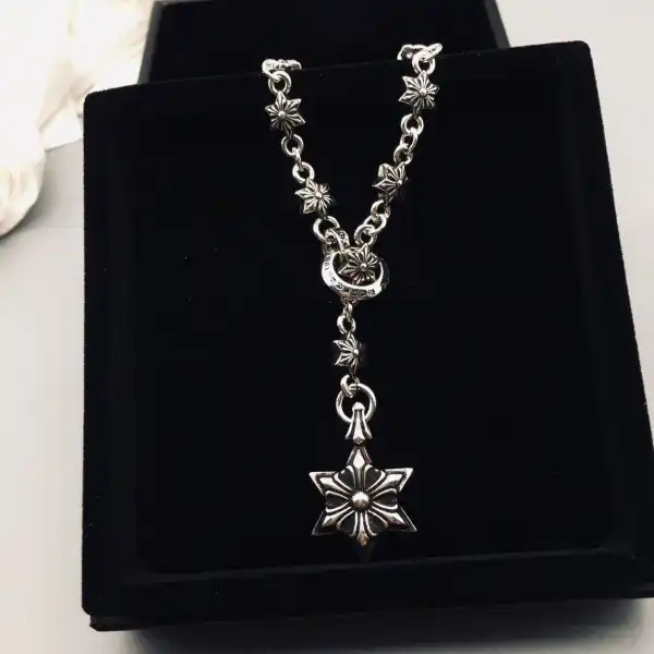 First bag ru chrome hearts necklace