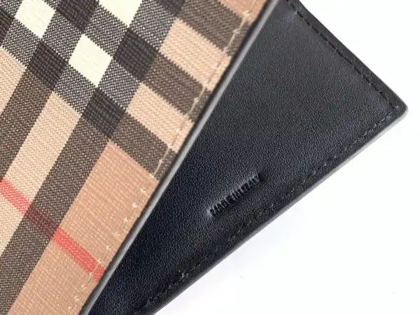 BURBERRY WALLET