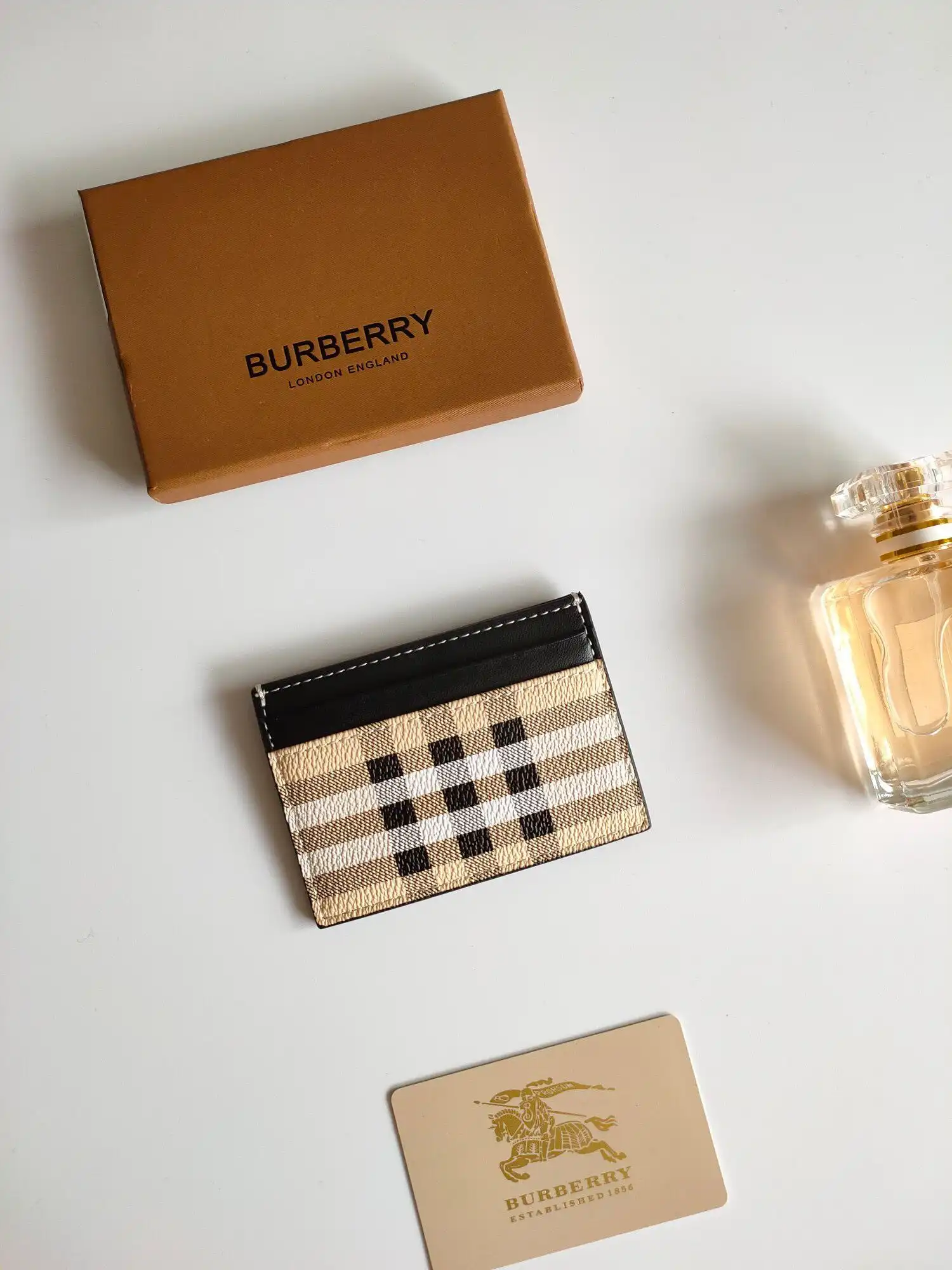 Firstbag Ru BURBERRY CARD CASE