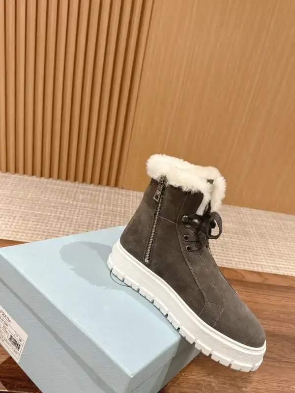 Bagsoffer yupoo prada boots