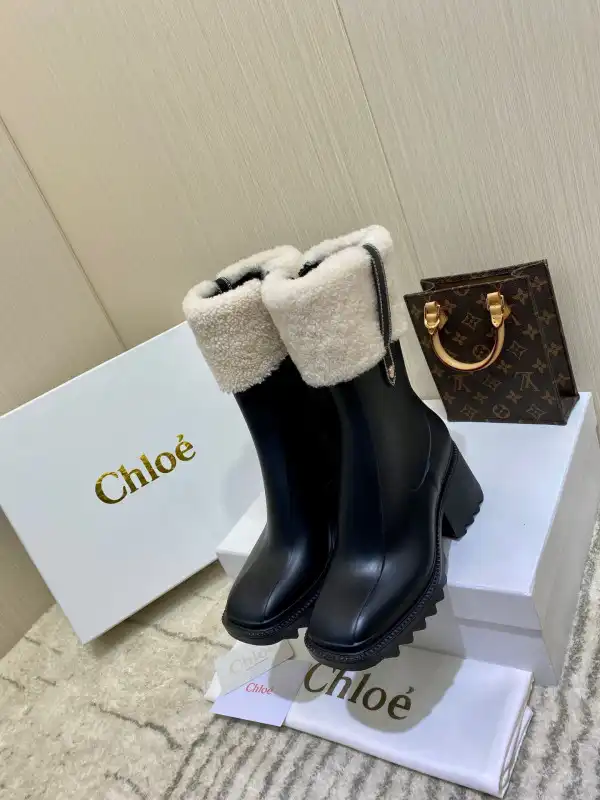 CHLOÉ BOOTS