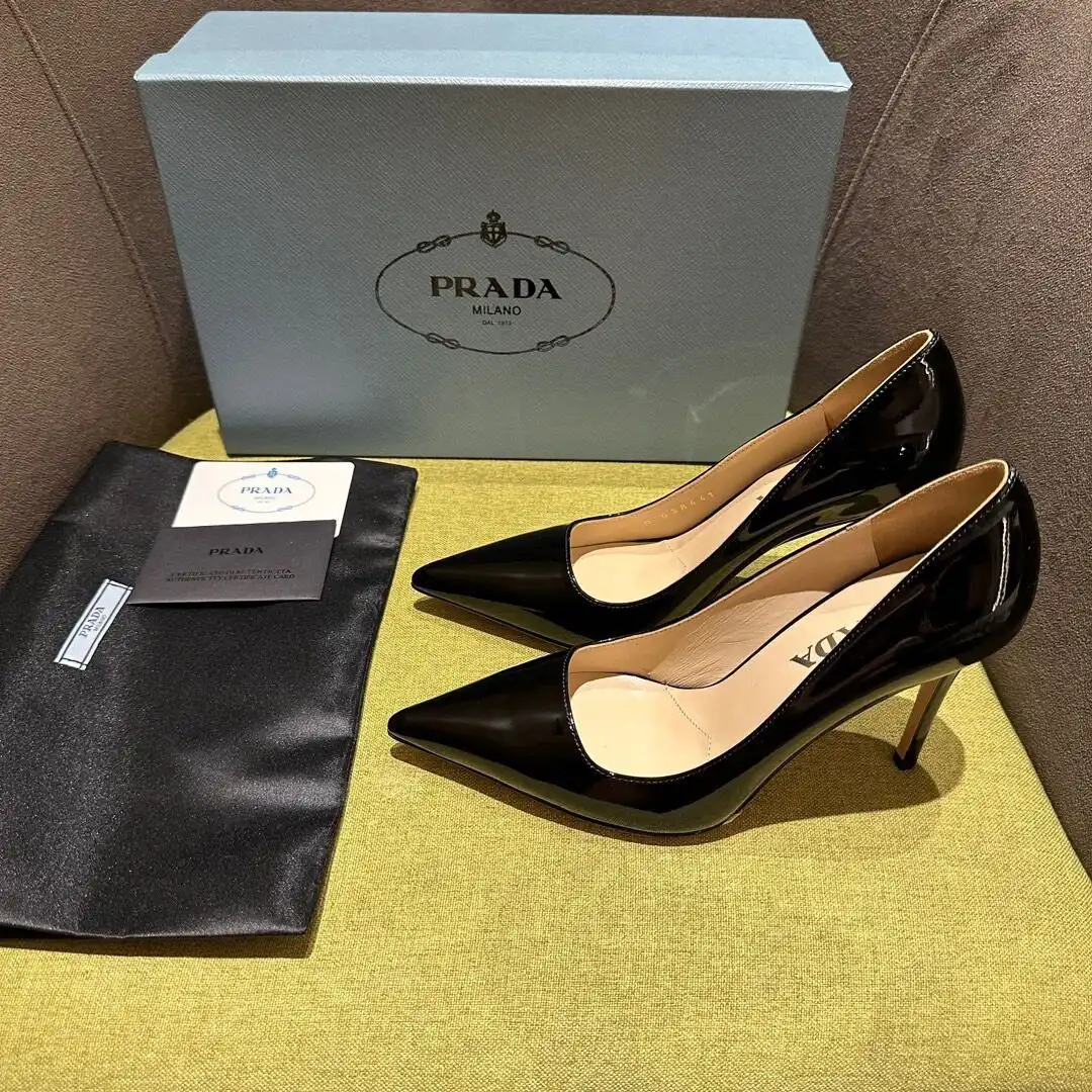 First bag ru PRADA PUMPS