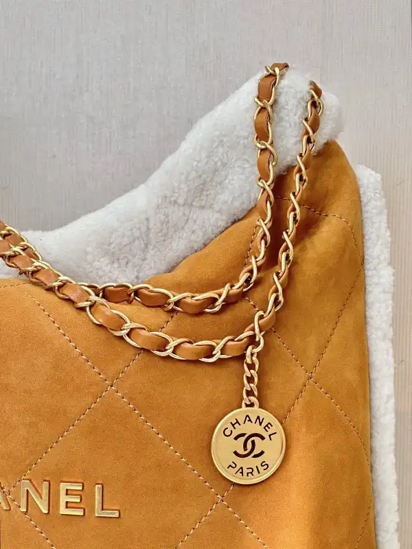 CHANEL 22 HANDBAG