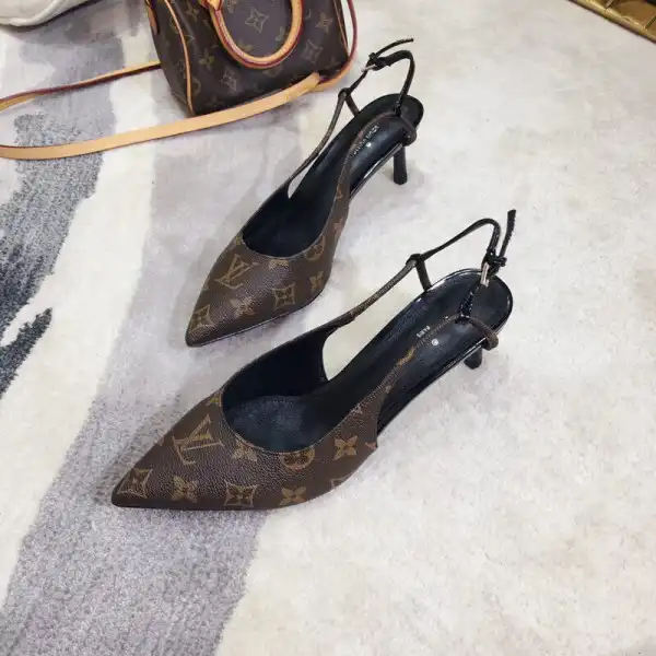 LOUIS VUITTON PUMPS