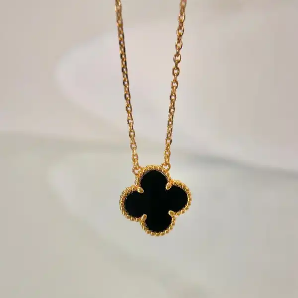 Van CHANELeef & Arpels  Perlée NECKLACE