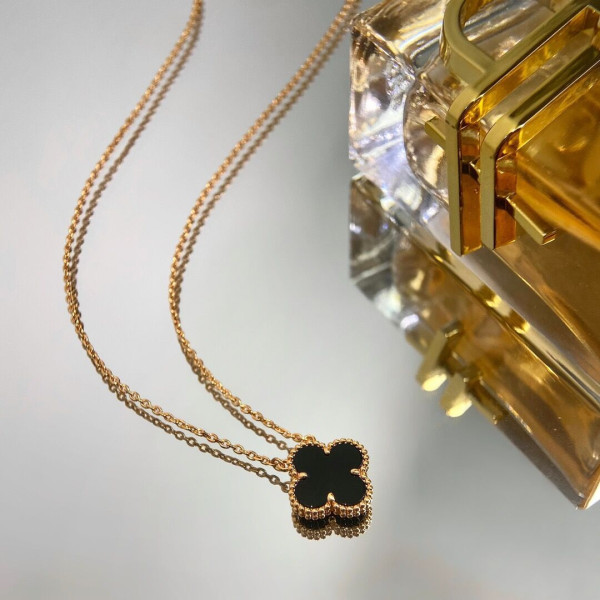 HOT SALE Van Cleef & Arpels  Perlée NECKLACE