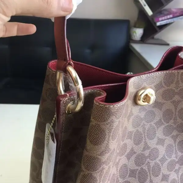 Firstbag Ru COACH Willow Bucket Bag