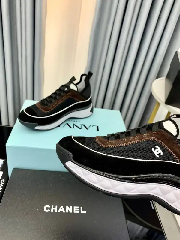 CHANEL SNEAKER