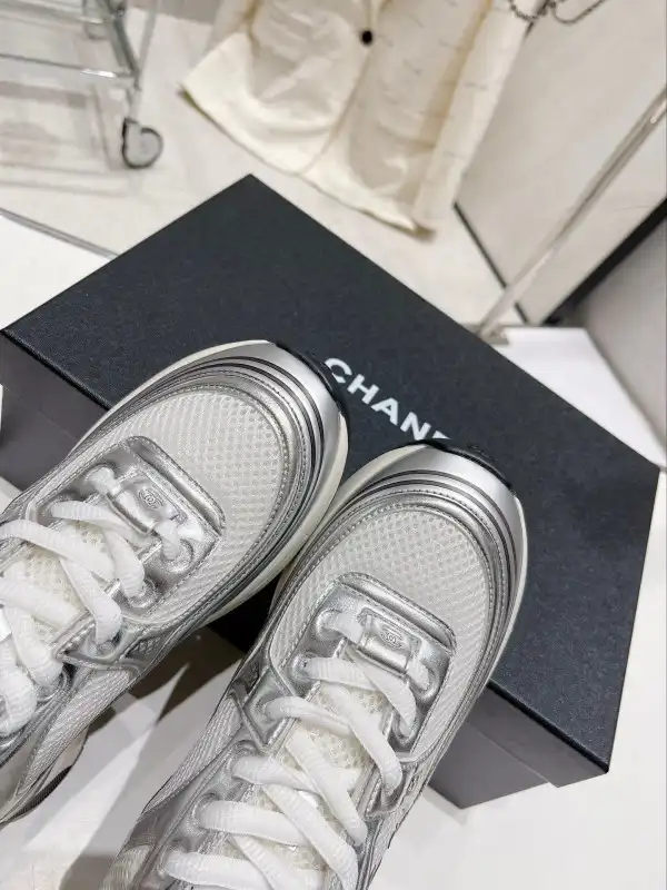 CHANEL SNEAKER