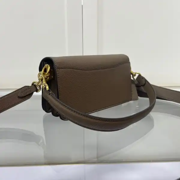 COACH TABBY 20 SHOULDER BAG