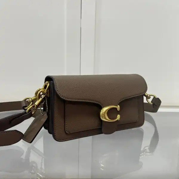 COACH TABBY 20 SHOULDER BAG