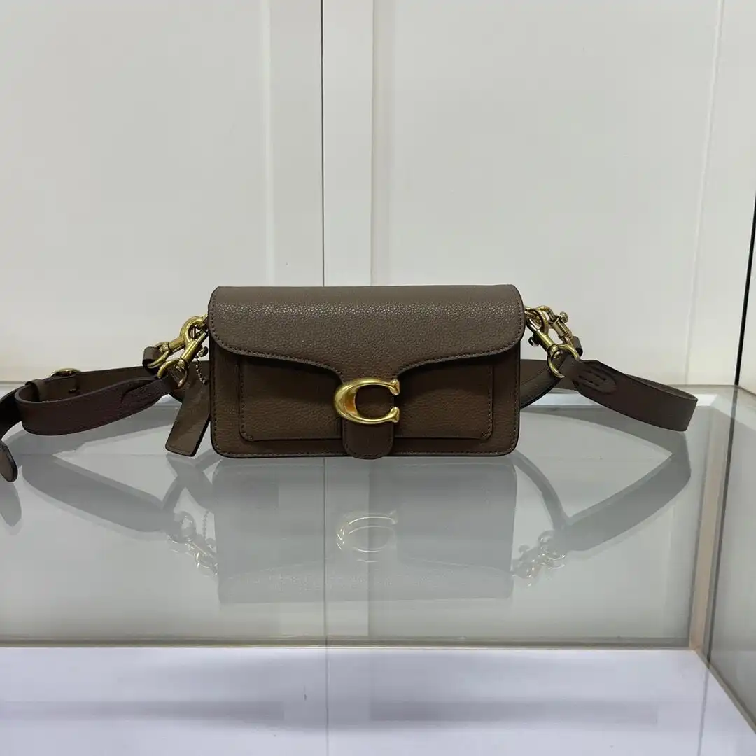 COACH TABBY 20 SHOULDER BAG