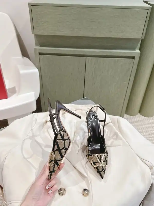 Frstbag ru VALENTINO VLOGO SIGNATURE SLINGBACK PUMP IN TOILE ICONOGRAPHE