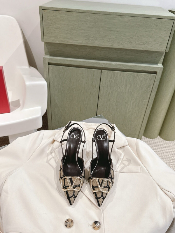 VALENTINO VLOGO SIGNATURE SLINGBACK PUMP IN TOILE ICONOGRAPHE