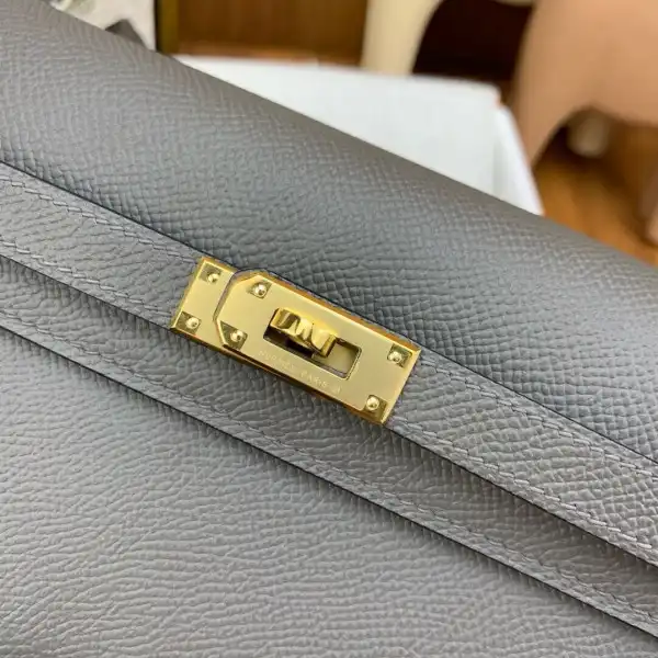 First bag ru HERMES Kelly CHANELassique To Go wallet