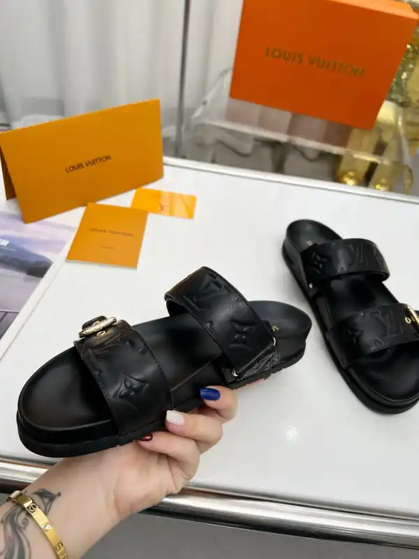 Yupoo bagsoffer LOUIS VUITTON SLIPPERS